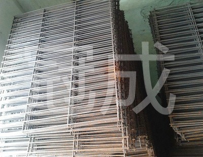 衡水專業(yè)定制 腳手架焊接鋼笆片的高清細(xì)節(jié)展示與產(chǎn)品解析
